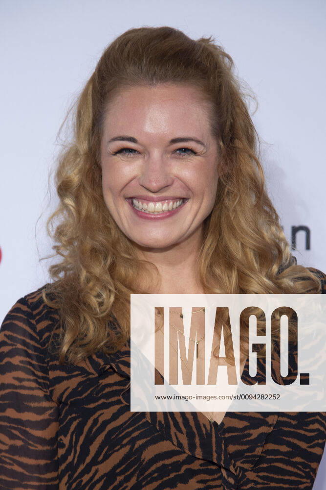 Madeleine KRAKOR, Schauspielerin, Roter Teppich, Red Carpet Show, Ankunft, arrival, Film Festival Cologne awards in Koeln