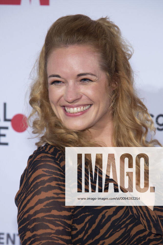 Madeleine KRAKOR, Schauspielerin, Roter Teppich, Red Carpet Show, Ankunft, arrival, Film Festival Cologne awards in Koeln