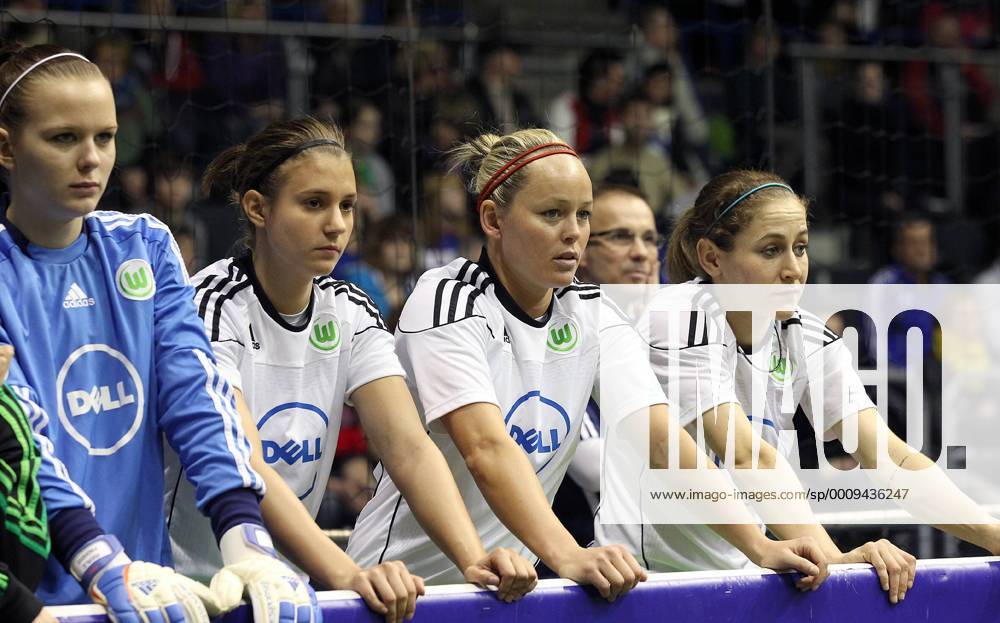 DFB Frauen Saison 2011 2012 Hallenpokal der Frauenenttäuschte Wolfsburger Spielerinnen