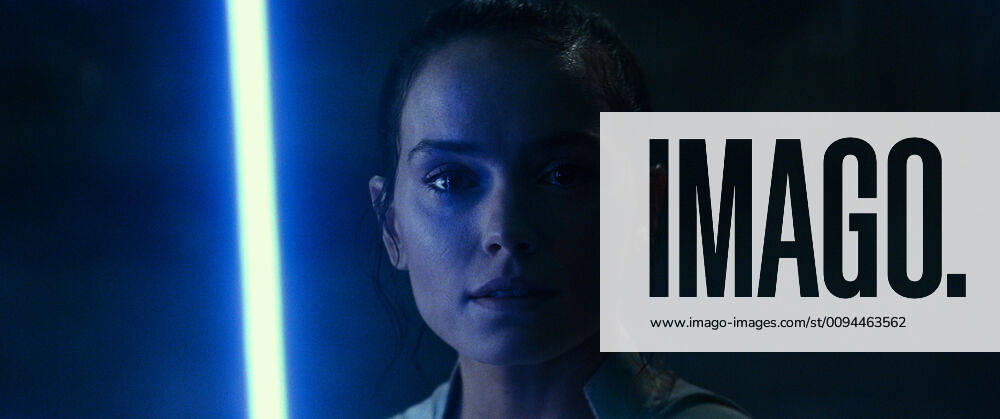 Daisy Ridley is Rey in STAR WARS: THE RISE OF SKYWALKER (2019) Photo Credit: ILM and Lucasfilm Ltd. The Hollywood Archive Los Angeles CA