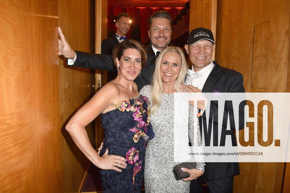Bilder des Jahres 2019, Entertainment 10 Oktober Alice Krüger, Hardy Krüger Jr., Patricia Schulz und Axel Schulz beim 25. Leipziger Opernball 2019 in der Oper Leipzig. Leipzig