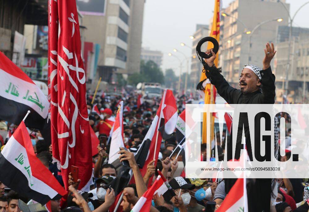 Bilder des Jahres 2019, News 10 Oktober (191029) -- BAGHDAD, Oct. 29, 2019 (Xinhua) -- People take part in a protest in Baghdad, Iraq, on Oct. 29, 2019. The UN Secretary-General s Special Representative for Iraq Jeanine Hennis-Plasschaert on Tuesday called for holding national dialogue to resolve the ongoing anti-government protests in Iraq. (Xinhua Khalil Dawood) IRAQ-BAGHDAD-PROTEST