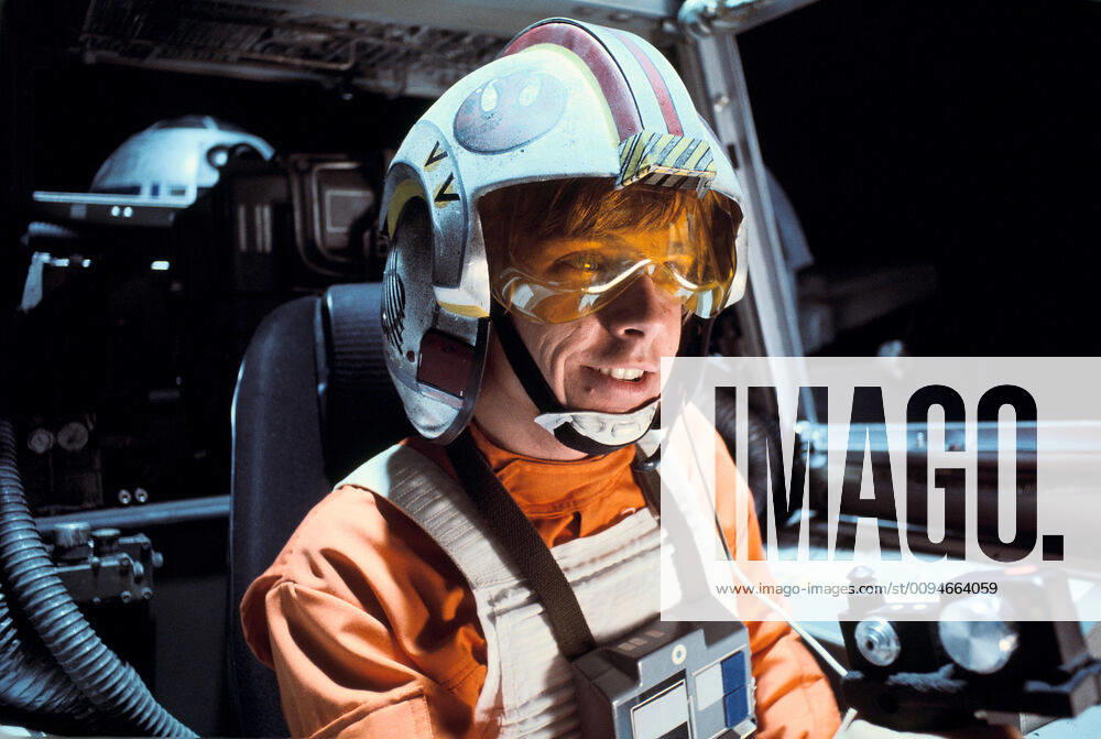 Mark Hamill Characters: Luke Skywalker Film: Star Wars; Star Wars: Episode Iv - A New Hope (USA 1977) Neuer Titel Auch: Star Wars: Episode Iv û Eine Neue Hoffnung Director: George Lucas 25 May 1977