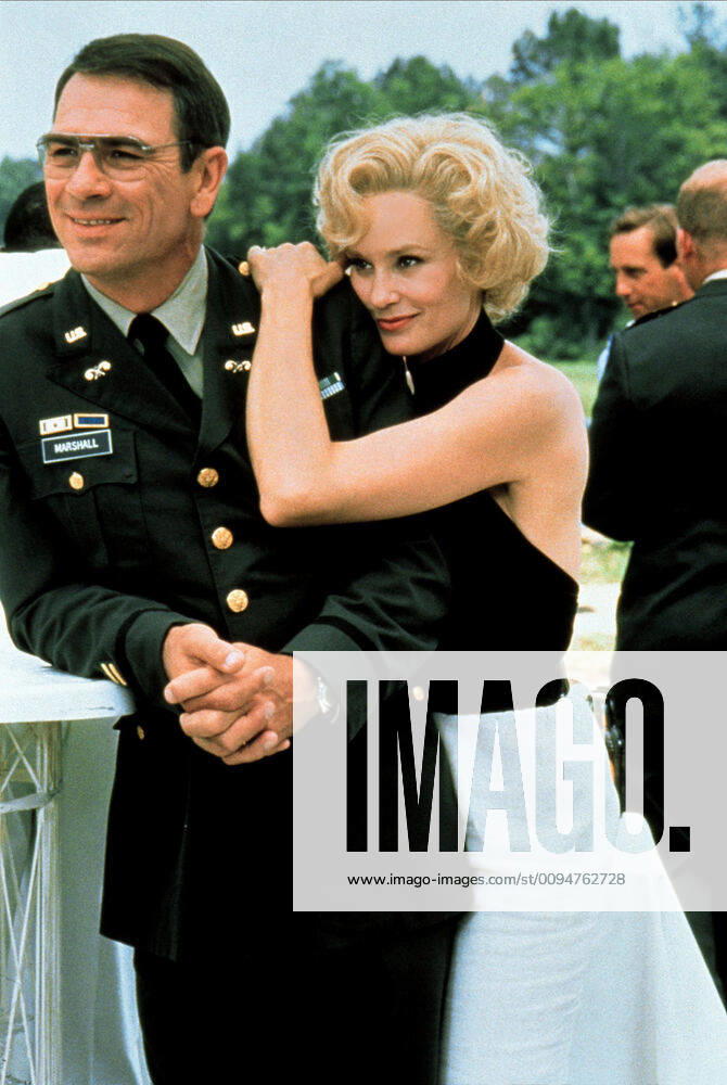 Tommy Lee Jones & Jessica Lange Characters: Maj. Henry Hank Marshall,Carly Marshall Film: Blue Sky (USA 1994) Director: Tony Richardson 24 August 1994