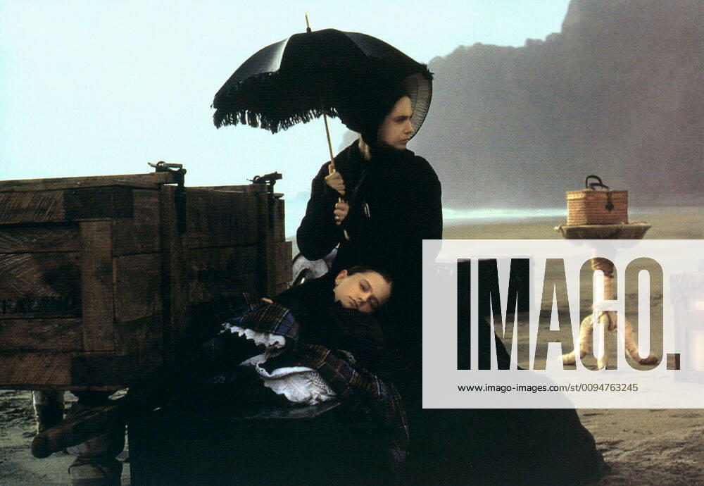 Anna Paquin & Holly Hunter Characters: Flora McGrath & Ada McGrath Film: The Piano (AUS Z FR 1993) Director: Jane Campion 15 May 1993
