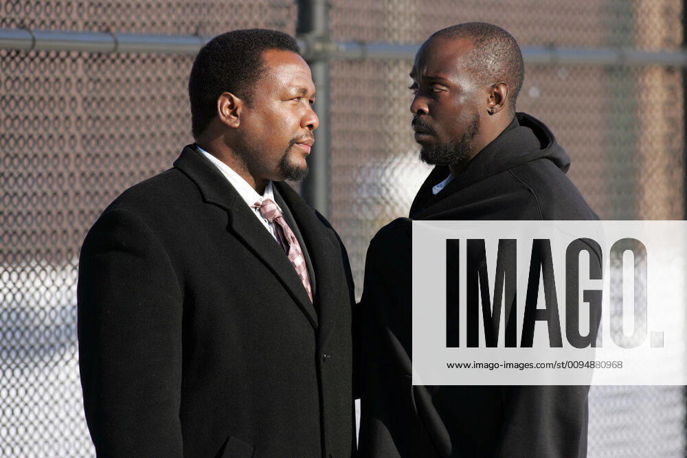 Wendell Pierce & Michael Kenneth Williams Characters: Det. William Bunk Moreland, Omar Little Television: The Wire : Season 4 (TV-Serie) Usa 2002-2008, Episode 4.09: Die Jungen Wilden (Know Your Place, Dir. Alex Zakrzeweski, 2006) 10 September 2006 Bunk picks Omar up from jail