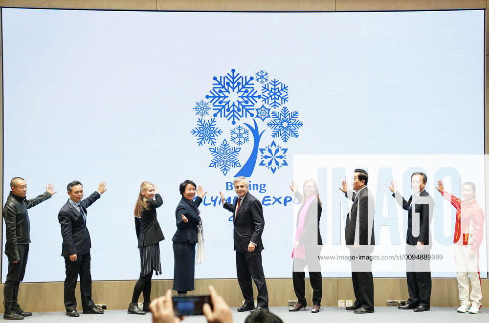 (191106) -- BEIJING, Nov. 6, 2019 -- Han Zirong (4th L), vice president and secretary general of Beijing 2022, Juan Antonio Samaranch Salisachs (C), vice president of the International Olympic Committee (IOC) and Founder of Samaranch Foundation, attend the launching ceremony of the Beijing Olympic Expo 2020 in Beijing, capital of China, on Nov. 6, 2019. ) (SP)CHINA-BEIJING-BEIJING OLYMPIC EXPO 2020-LAUNCHING CEREMONY(CN) JuxHuanzong