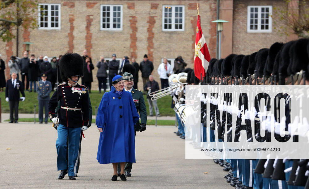 Denmark Queen Margrethe attends the Queen s Clock Parade at the Royal Life Guard and hands over the Queen s Clock . After a period of service in the Livgarden, the guard company appoints the best guards of the period. At the parade, the Queen hands a watch to the guard, who is honored to have been a good friend and a capable soldier