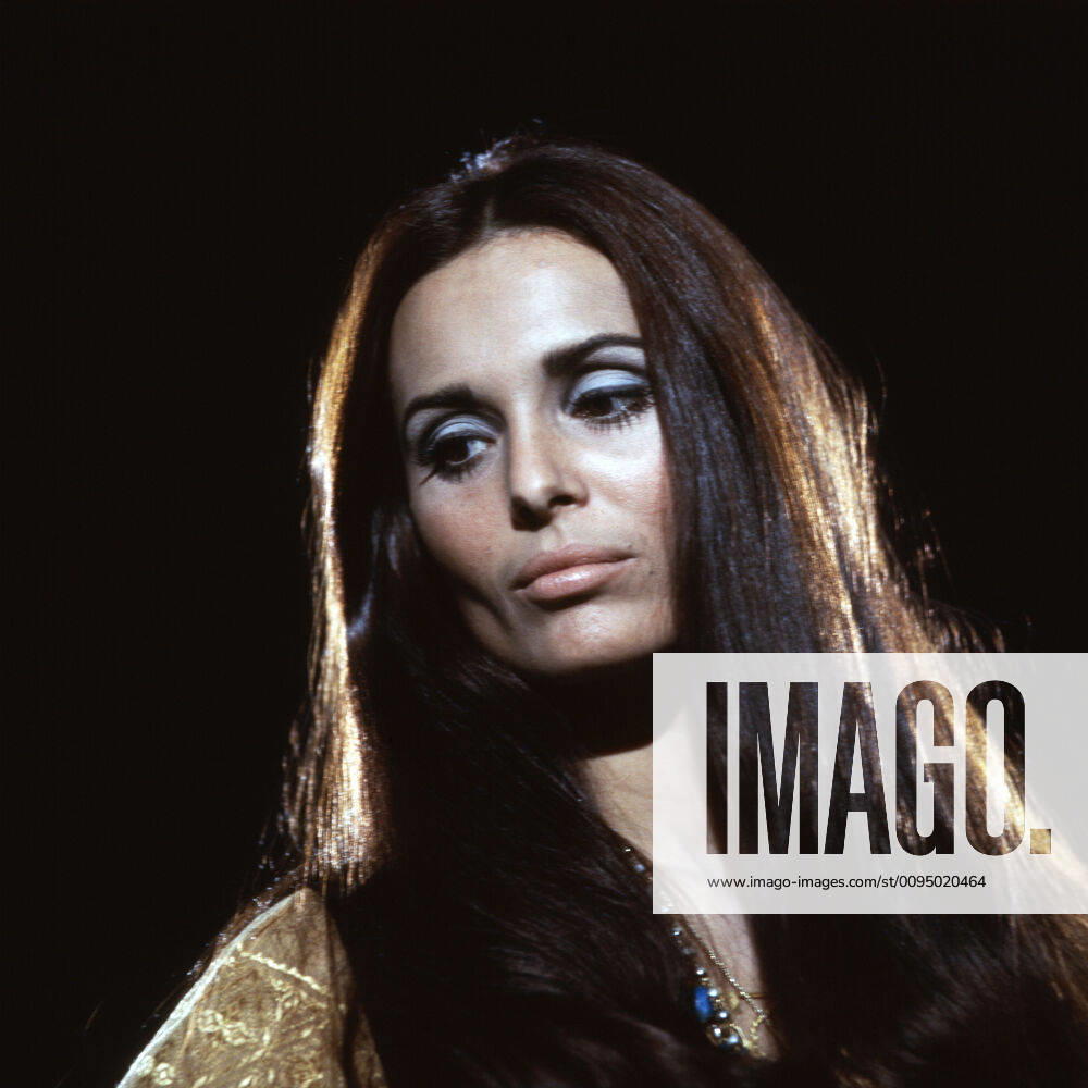 Die israelische Schauspielerin und Sängerin Daliah Lavi singt bei Max Greger: Musik! Musik! Musik! , ZDF, Deutschland 1976 . Israeli singer and actress Daliah Lavi performing on Max Greger: Musik! Musik! Musik! , ZDF, Deutschland 1976 Nur redaktionelle Nutzung. Editorial usage only.