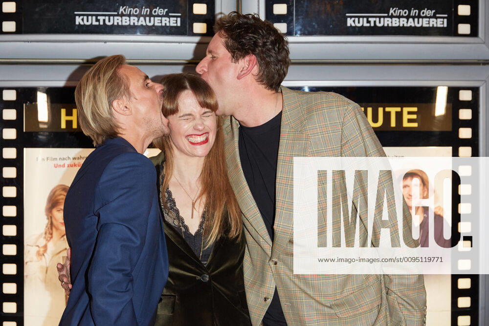 Constantian von Jascheroff, Isabell Polak und Sebastian Schwarz - Premiere von Als ich mal GROSS war in der Kulturbrauerei in Berlin am 20.11.2019. Premiere Als ich mal GROSS war