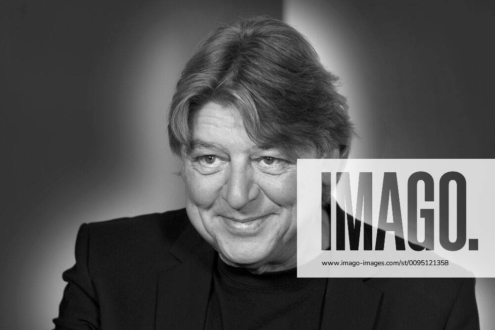 Moderator Walter Freiwald ist tot-er erlag im Alter von 65 Jahren an einem schweren Krebsleiden. Archivfoto: Walter FREIWALD, Moderator, Portraet, Portro¤t, Portrait, angeschnittenes Einzelbild, Einzelmotiv, RTL Spendenmarathon Wir helfen Kindern , Fernsehen, 24.-25.11.2016.