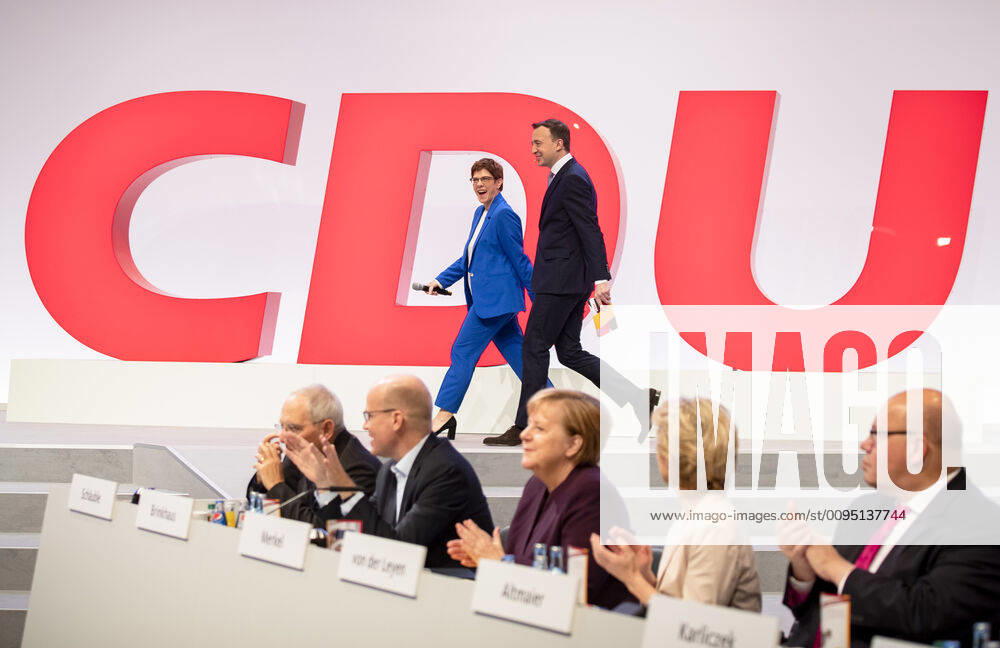 Annegret Kramp-Karrenbauer und Paul Ziemiak - 32. Parteitag der CDU in Leipzig am 22. November 2019. 32. CDU Parteitag in Leipzig