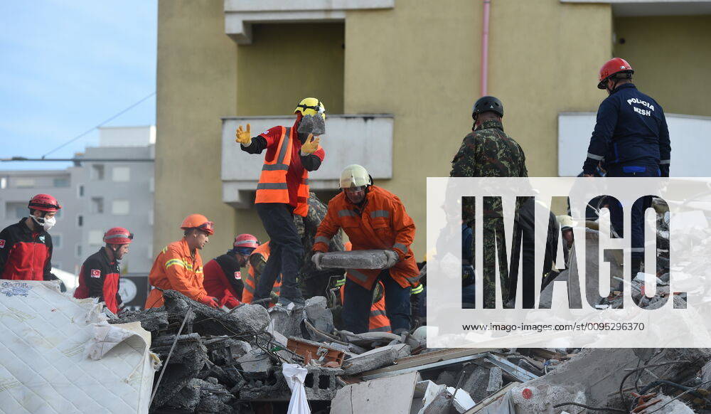 (191127) -- DURRES (ALBANIA), Nov. 27, 2019 -- Rescuers work at the site of a collapsed building in the town of Durres, Albania, on Nov. 27, 2019. The death toll of the disastrous earthquake which hit Albania on Tuesday morning climbed to 21, and rescuers continued hunt for survivors, authorities said on Tuesday evening. ) ALBANIA-DURRES-EARTHQUAKE ZhangxLiyun