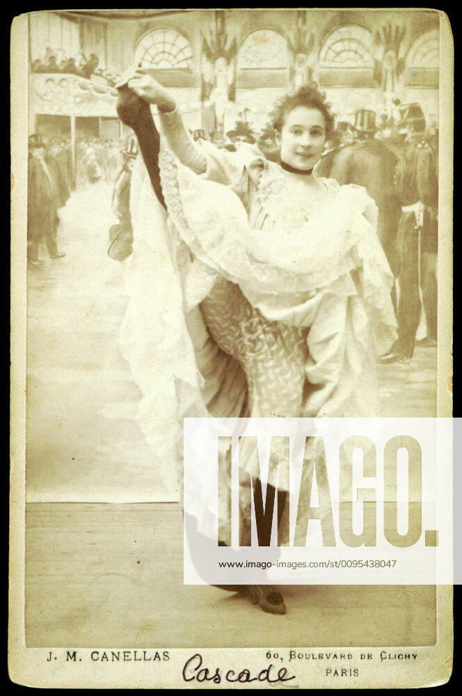 Music-Hall CASCADE, danseuse du Moulin-Rouge, photographie vers 1890 chez JM Canellas Bd de CLichy. Credit: Collection Kharbine Tapabor
