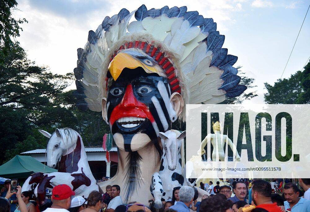 Dozens of people attend the folkloric event Paseo Real de los Chimeneas Gigantes (Royal Walk of the Giant Fireplaces), in Trinidad, Honduras, 07 December 2019. The picturesque town of Trinidad, in western Honduras, pays tribute to the cultures of the world on the Paseo Real de los Chimeneas Gigantes, with 15 huge sculptures that, when closing the cultural day, will be burned on public roads. The tradition, dating from 2001, involves at least 45 sculptors, known as chimneys, and more than 200 volunteers, among children, youth and adults. Honduran people pay tribute to world cultures with giant sculptures !ACHTUNG: NUR REDAKTIONELLE NUTZUNG!