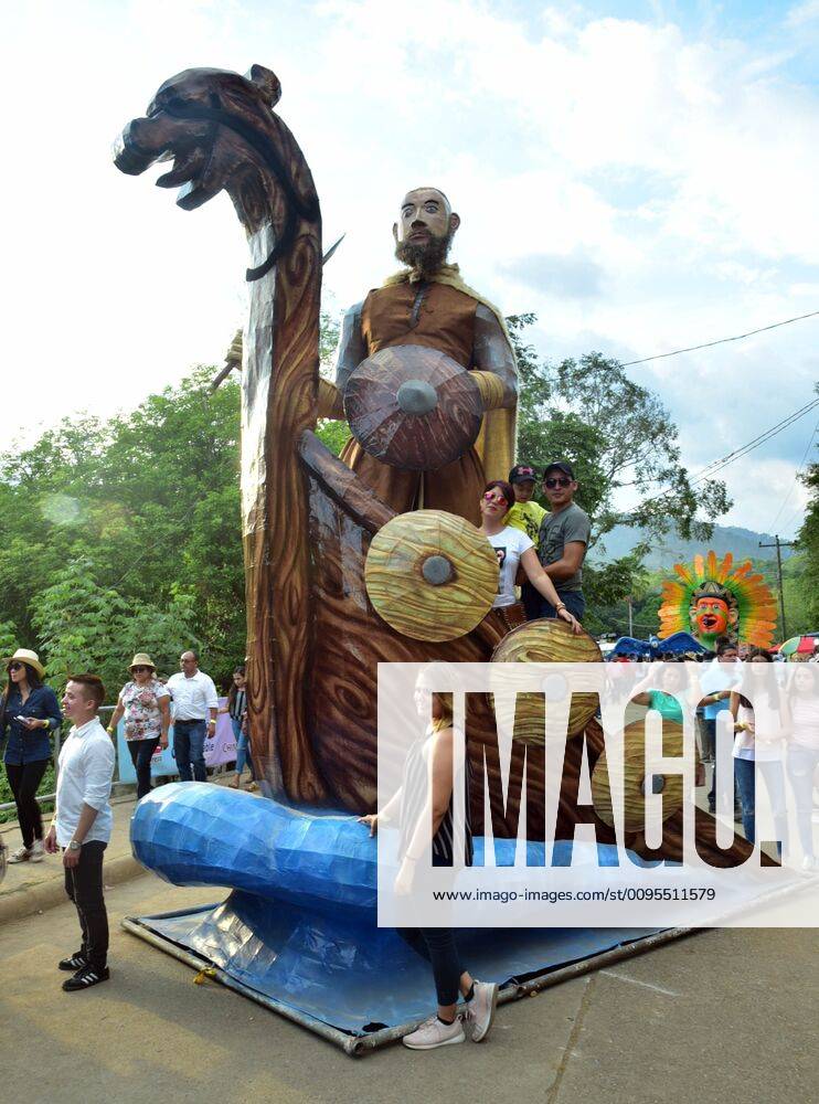 Dozens of people attend the folkloric event Paseo Real de los Chimeneas Gigantes (Royal Walk of the Giant Fireplaces), in Trinidad, Honduras, 07 December 2019. The picturesque town of Trinidad, in western Honduras, pays tribute to the cultures of the world on the Paseo Real de los Chimeneas Gigantes, with 15 huge sculptures that, when closing the cultural day, will be burned on public roads. The tradition, dating from 2001, involves at least 45 sculptors, known as chimneys, and more than 200 volunteers, among children, youth and adults. Honduran people pay tribute to world cultures with giant sculptures !ACHTUNG: NUR REDAKTIONELLE NUTZUNG!