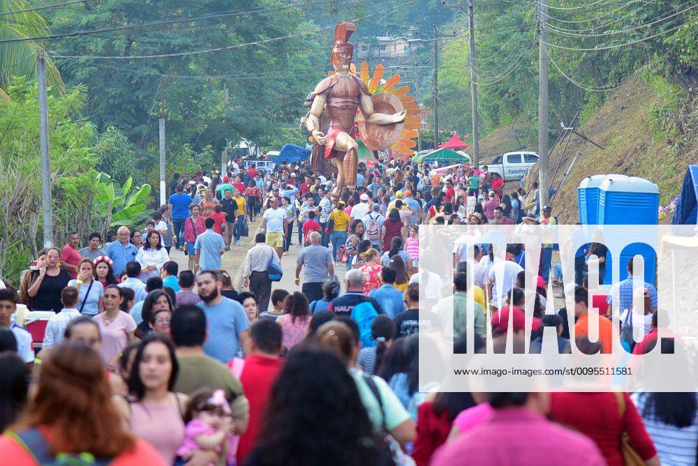 Dozens of people attend the folkloric event Paseo Real de los Chimeneas Gigantes (Royal Walk of the Giant Fireplaces), in Trinidad, Honduras, 07 December 2019. The picturesque town of Trinidad, in western Honduras, pays tribute to the cultures of the world on the Paseo Real de los Chimeneas Gigantes, with 15 huge sculptures that, when closing the cultural day, will be burned on public roads. The tradition, dating from 2001, involves at least 45 sculptors, known as chimneys, and more than 200 volunteers, among children, youth and adults. Honduran people pay tribute to world cultures with giant sculptures !ACHTUNG: NUR REDAKTIONELLE NUTZUNG!