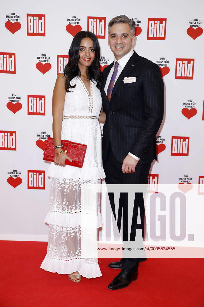 Sawsan Chebli mit Ehemann Nizar Maarouf bei der TV Spendengala Ein Herz für Kinder 2019 im Studio G in Adlershof. Berlin