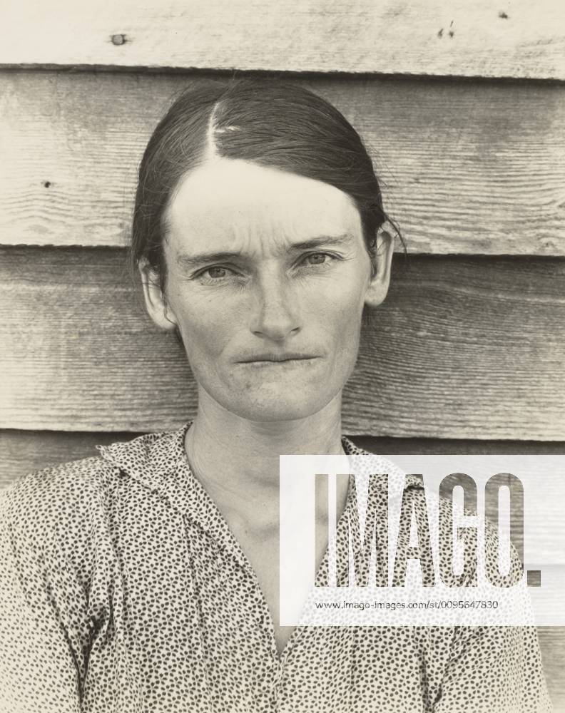 Allie Mae Burroughs, Hale County, Alabama, Walker Evans (American, 1903 - 1975), negative 1936, print 1950s, Gelatin silver print, 24.3 x 19.2 cm (9 9 16 x 7 9 16 in.) Copyright Artokoloro LCD3_191706_06488