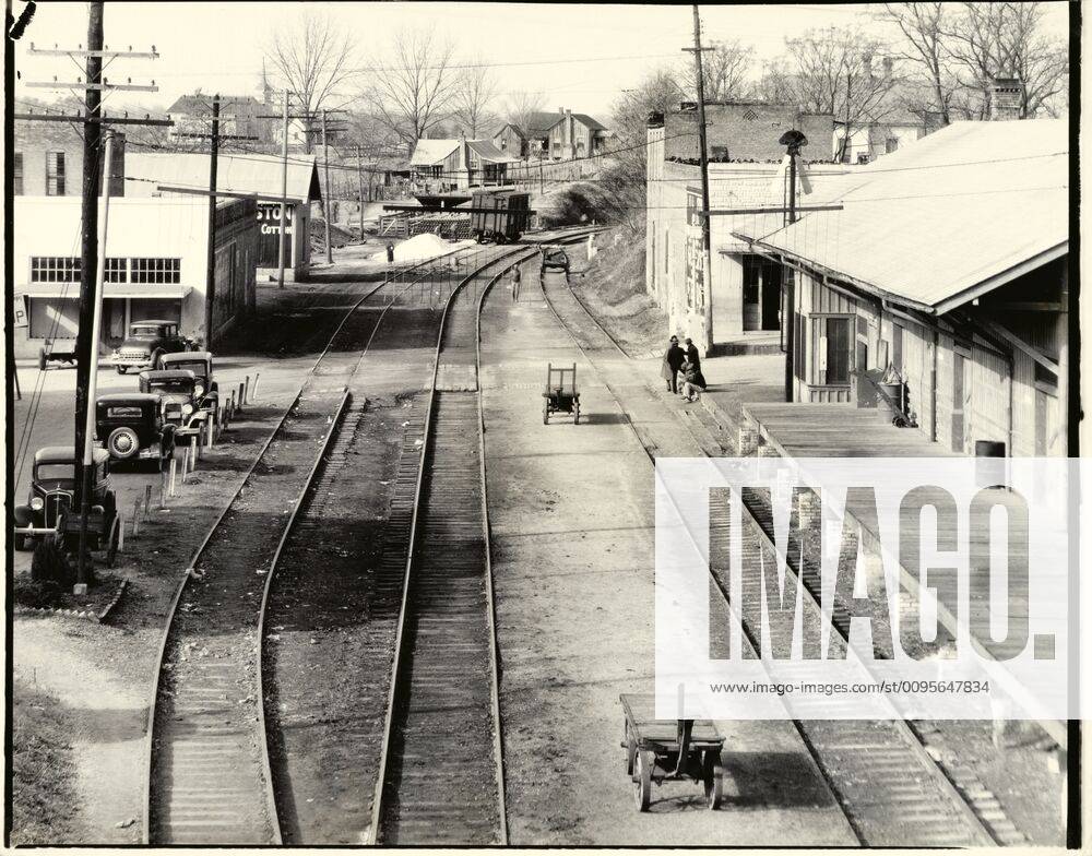 Railroad Station, Edwards, Mississippi, Walker Evans (American, 1903 - 1975), Edwards, Mississippi, United States, 1936, Gelatin silver print, 19.3 x 24.2 cm (7 5 8 x 9 1 2 in.) Copyright Artokoloro LCD3_191706_06492