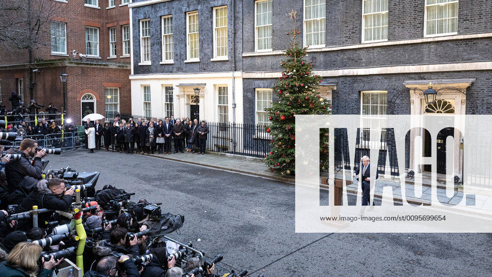London, UK. Prime Minister Boris Johnson delivers a speech outside 10 Downing Street after winning a majority for the Conservatives in the 2019 General Election. London UK - ZUMAl94_ 20191213_zaf_l94_237