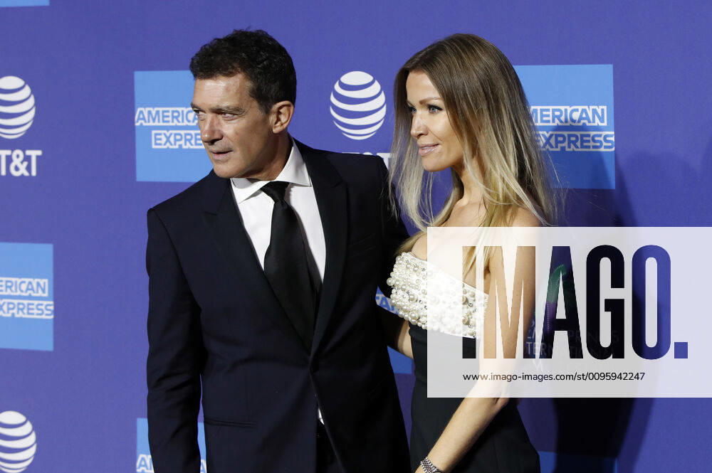 Antonio Banderas mit Lebenspartnerin Nicole Kimpel bei der 31. Palm Springs International Film Festival Film Awards Gala im Palm Springs Convention Center. Palm Springs