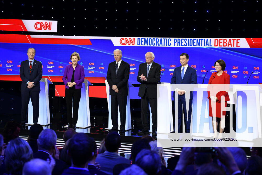 Des Moines, Iowa, U.S: TOM STEYER, left, Senator ELIZABETH WARREN, former Vice President JOE BIDEN, Senator BERNIE SANDERS, former Mayor PETE BUTTIGIEG, and Senator AMY KLOBUCHAR on stage before the CNN Democratic Presidential Debate on the campus of Drake University. Des Moines USA - ZUMAz03_ 20200114_new_z03_005