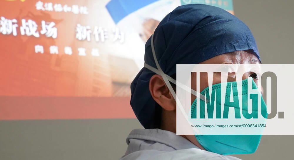 KW04 (200123) -- WUHAN, Jan. 23, 2020 -- Photo taken on Jan. 22, 2020 shows Zhou Qiong, a doctor of department of respiratory medicine at Union Hospital affiliated to Tongji Medical College of Huazhong University of Science and Technology, who is a member of assault team in the fight against the pneumonia caused by the novel coronavirus in Wuhan, central China s Hubei Province. ) CHINA-HUBEI-WUHAN-MEDICAL STAFF-FIGHT AGAINST-NOVEL CORONAVIRUS (CN) ChengxMin