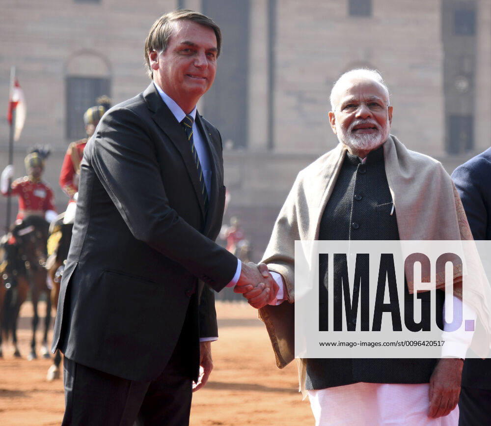 (200125) -- NEW DELHI, Jan. 25, 2020 -- Indian Prime Minister Narendra Modi (R) shakes hands with Brazilian President Jair Messias Bolsonaro during a ceremonial reception in New Delhi, India, Jan. 25, 2020. Bolsonaro arrived in New Delhi on Friday for a four-day visit. He will be the chief guest on the occasion of Republic Day Parade on Sunday in the Indian capital. (Photo by Xinhua) INDIA-NEW DELHI-BRAZIL PRESIDENT-VISIT ParthaxSarkar