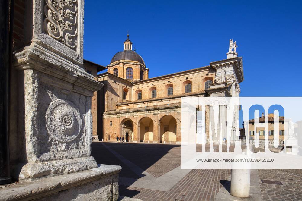 Urbino Cathedral (Duomo di Urbino) (Cattedrale Metropolitana di Santa Maria Assunta), Urbino, Marche, Italy, Europe