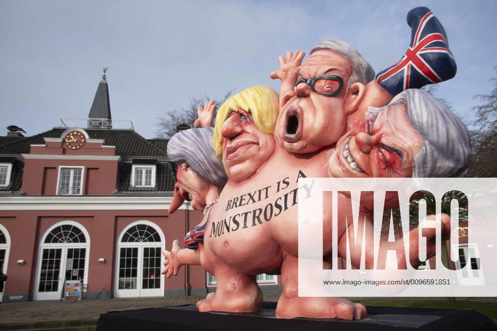 KW05 Skulptur vor dem Schloss Oberhausen, BREXIT IS A MONSTROSITY, Pressekonferenz anlaesslich der Ausstellung ,,Jacques Tilly Ð Politik und Provokation Ð Karikaturen XXL,, in der LUDWIGGALERIE Schloss Oberhausen, am 30.01.2020,