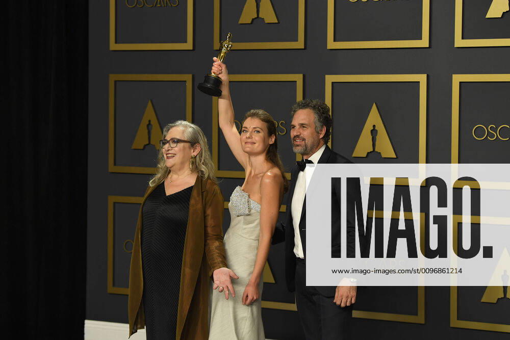 CAROL DYSINGER, ELENA ANDREICHEVA AND MARK RUFFALO in the Press Room during the 92nd Academy Awards, presented by the Academy of Motion Picture Arts and Sciences (AMPAS), at the Dolby Theatre in Hollywood. Los Angeles USA - ZUMAz03_ 20200209_zbp_z03_438