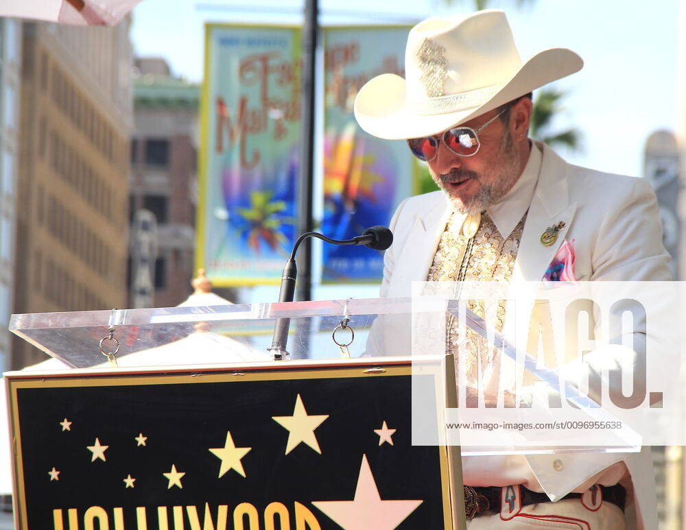 I16089CHW.Hollywood Chamber Of Commerce Honors Sid & Marty Krofft With Star On The Hollywood Walk Of Fame .6201 Hollywood Boulevard, Los Angeles, California, USA .02 13 2020 .DAVID ARQUETTE .©Clinton H.Wallace Photomundo International Photos Inc Hollywood USA - ZUMAw87_ 20200212_zaf_w87_003