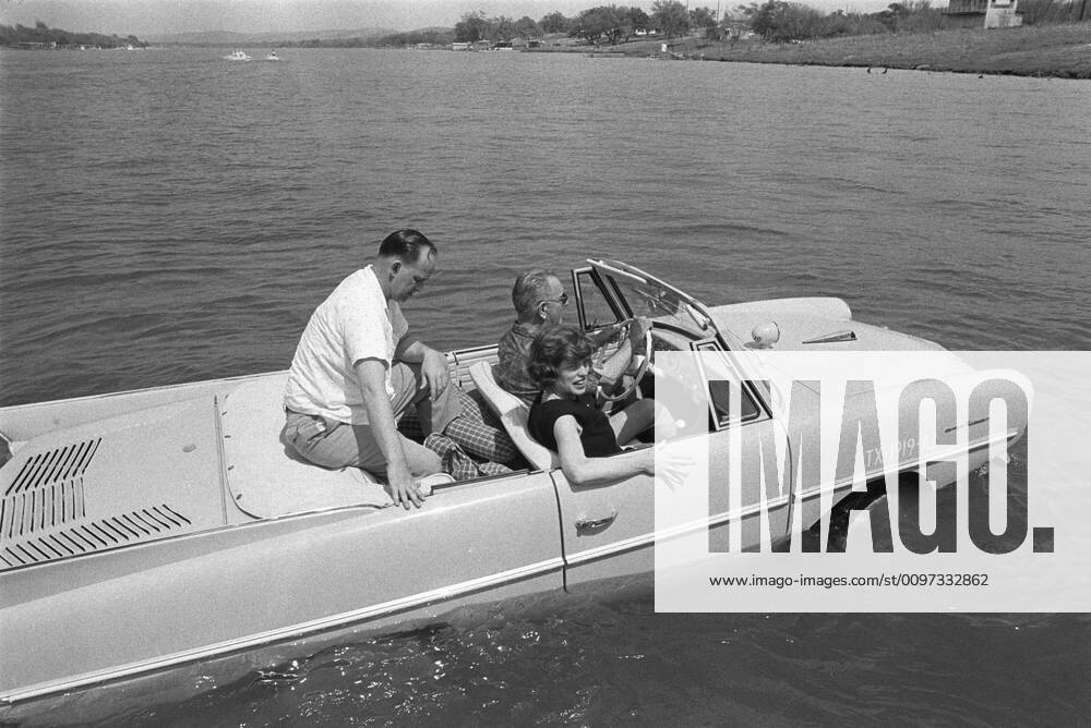 President Lyndon Johnson taking guests for a cruise in his Amphicar. Amphicars were made in West Germany, from 1961 to 1968, where 3,878 of the only civilian amphibious passenger automobile were produced. April 11, 1965. Courtesy Everett Collection PUBLICATIONXNOTxINxCANxCHNxFRAxITAxJPNxNORxPOLxRUSxESPxUKxUSA