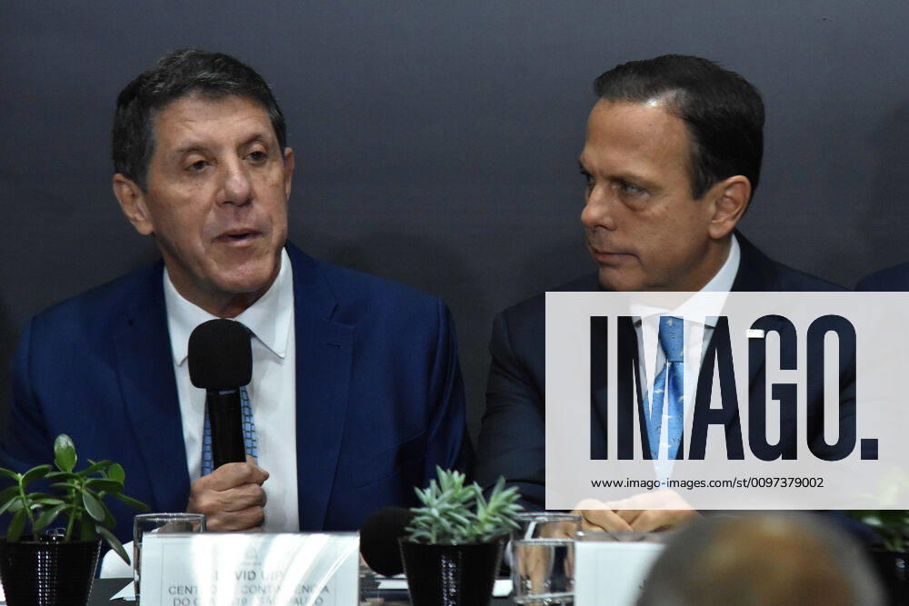 SÃO PAULO, SP - 28.02.2020: COLETIVA DE IMPRENSA JOÃO DORIA COVID19 - João Doria, (PSDB) Governor of São Paulo, participates in a press conference on the campaign to prevent and combat Coronavirus (Covid-19) with integrated actions between state departments, at the Palácio dos Bandeirantes, in São Paulo, this Friday ( 28). In the photo David Uip and João Doria. x1884034x RobertoxCasimiro