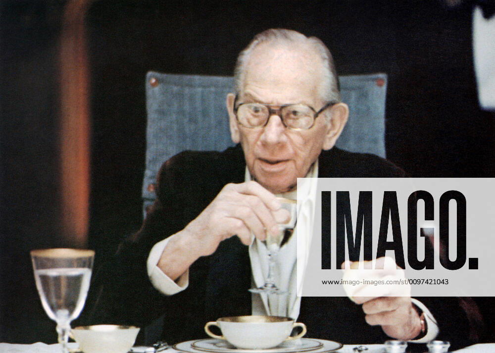 OSCARS. Bester Nebendarsteller. Preisträger 1971-1980 BEING THERE, Melvyn Douglas, 1979. ©United Artists courtesy Everett Collection ©United Artists Courtesy Everett Collection PUBLICATIONXNOTxINxCANxCHNxFRAxITAxJPNxNORxPOLxRUSxESPxUKxUSA