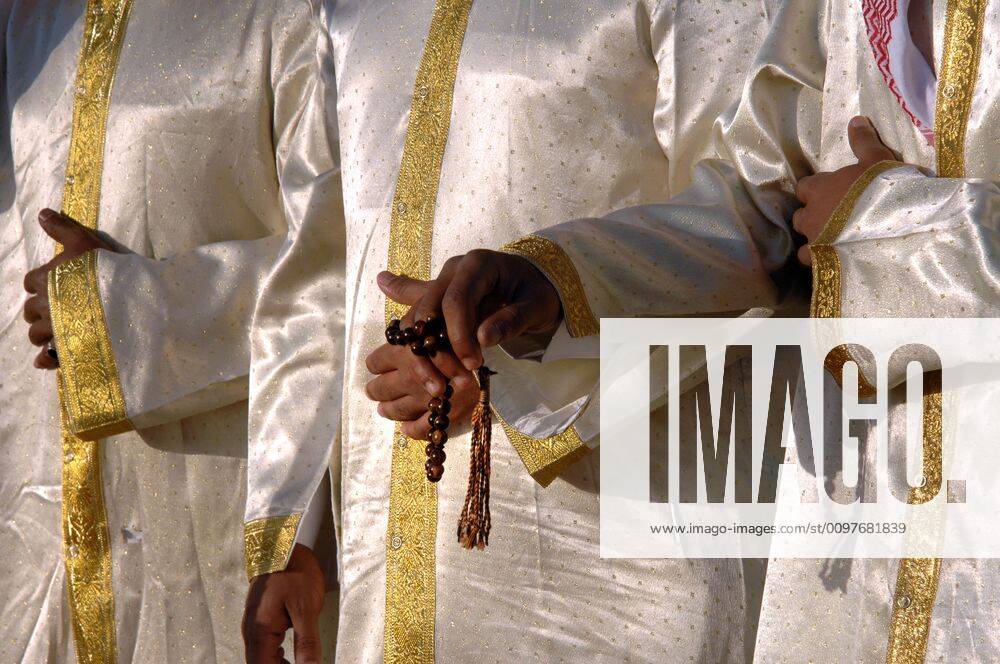 IMAGO Creative: FIFA WM 2022, Katar-Kultur Qataris in traditional costume Doha, Qatar.