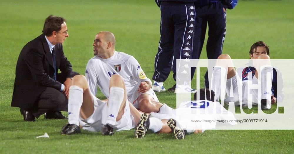 Fußball, EM Finale 2000 in Rotterdam, Frankreich - Italien 2-1 n.V. Fussball Europameisterschaft EURO 2000 Finale Endspiel Frankreich - Italien in Rotterdam Enttäuschung Italien