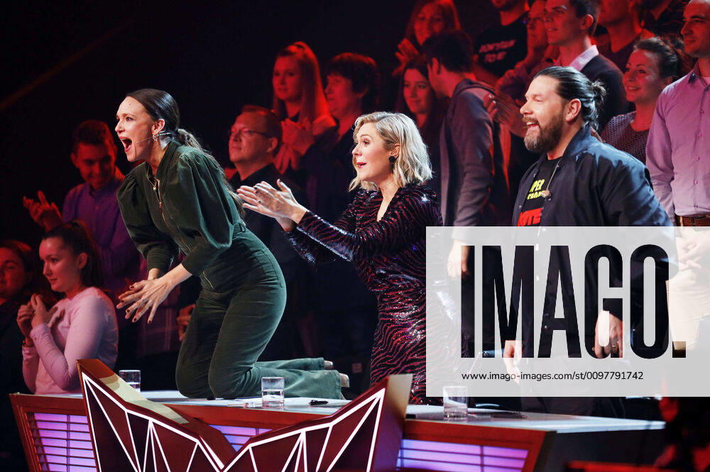 Bilder des Jahres 2020, Entertainment 03 März Entertainment Themen der Woche KW11 Carolin Kebekus, Ruth Moschner und Rea Garvey in der 1. Live Show der 2. Staffel The Masked Singer 2020 in den MMC Studios Köln-Ossendorf. Köln