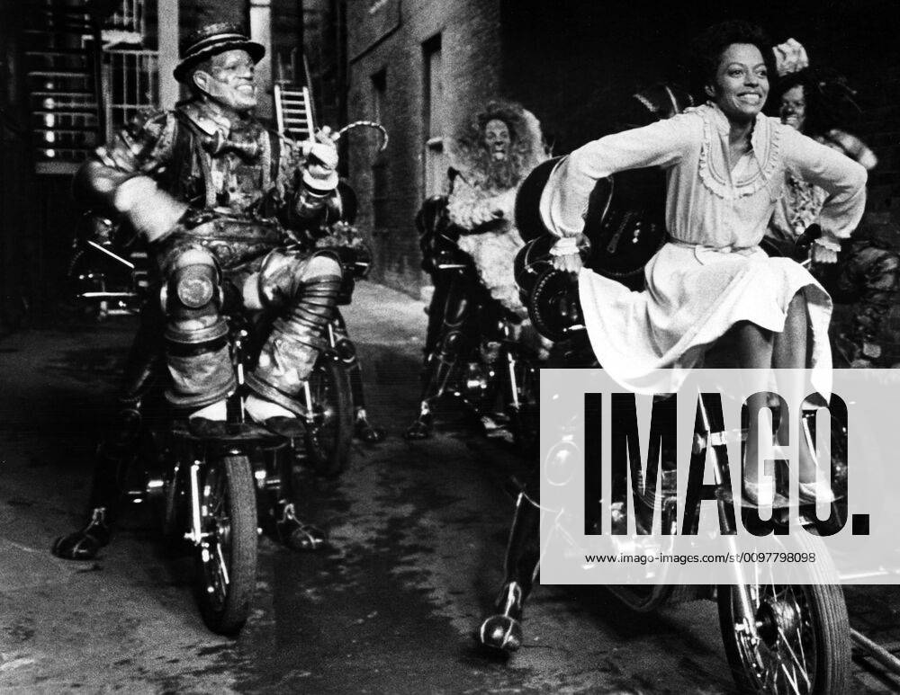 THE WIZ, Nipsey Russell, Ted Ross, Diana Ross, Michael Jackson, 1978. (c) Universal Pictures Courtesy: Everett Collection. Universal Courtesy Everett Collection !ACHTUNG AUFNAHMEDATUM GESCHÄTZT! PUBLICATIONXNOTxINxCANxCHNxFRAxITAxJPNxNORxPOLxRUSxESPxUKxUSA