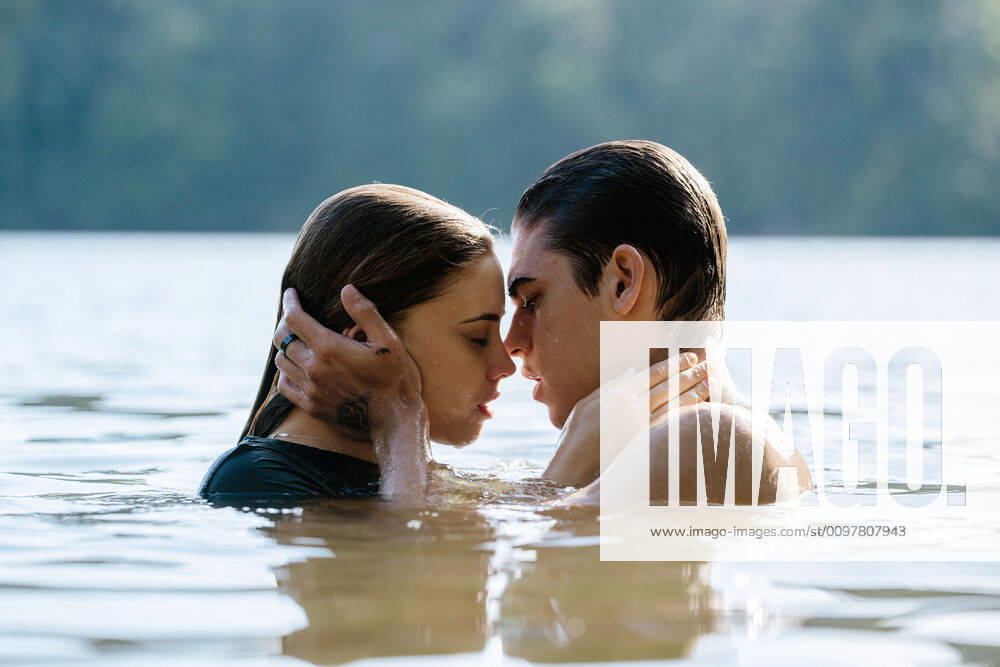 AFTER, from left: Josephine Langford, Hero Fiennes Tiffin, 2019. ph: Quantrell D. Colbert Aviron Pictures courtesy Everett Collection !ACHTUNG AUFNAHMEDATUM GESCHÃ„TZT! PUBLICATIONXNOTxINxCANxCHNxFRAxITAxJPNxNORxPOLxRUSxESPxUKxUSA