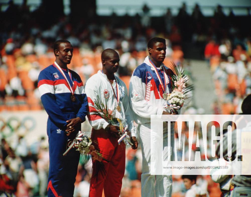 Olympische Spiele 1988 Seoul , Siegerehrung 100 Meter Männer von links : Carl Lewis Ben Johnson Linford Christie