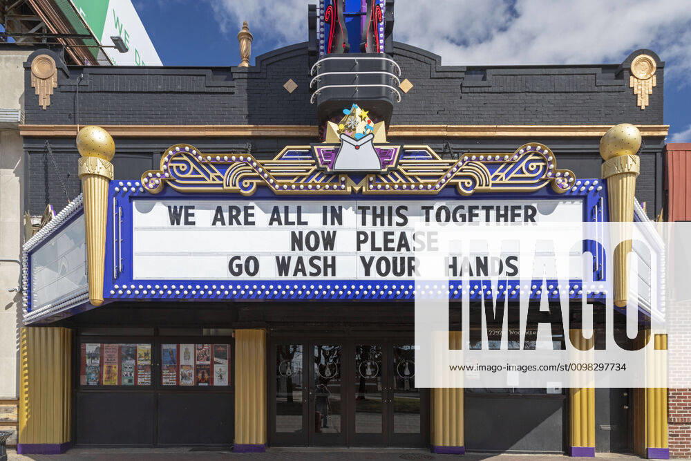 Bilder des Jahres 2020, News 03 März March 21, 2020, Ferndale, Michigan, USA: Ferndale, Michigan USA - 21 March 2020 - A coronavirus message on the marquee of the Magic Bag theater, closed because of the epidemic. Ferndale USA - ZUMAw66_ 20200321_zaf_w66_011