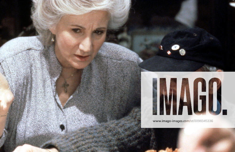 OSCARS. Beste Nebendarstellerin. Preisträgerinnen 1981-1990 MOONSTRUCK, Director Norman Jewison, Olympia Dukakis, 1987 MGM Courtesy Everett Collection !ACHTUNG AUFNAHMEDATUM GESCHÄTZT! PUBLICATIONXNOTxINxCANxCHNxFRAxITAxJPNxNORxPOLxRUSxESPxUKxUSA