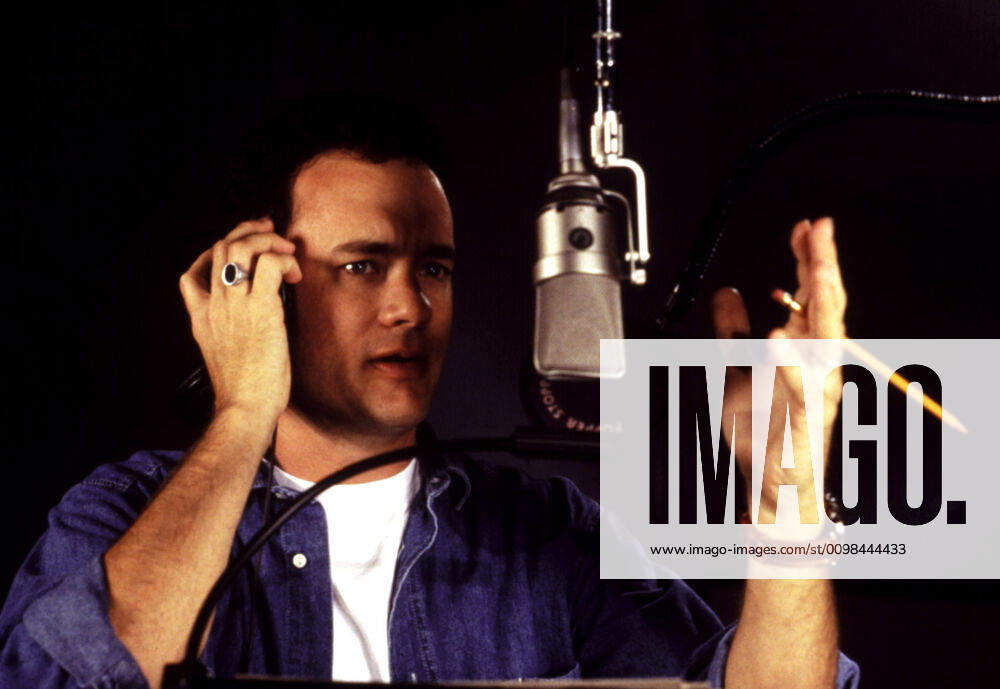 TOM HANKS recording voices for TOY STORY, 1995 Buena Vista Pictures Courtesy Everett Collection !ACHTUNG AUFNAHMEDATUM GESCHÄTZT! PUBLICATIONXNOTxINxCANxCHNxFRAxITAxJPNxNORxPOLxRUSxESPxUKxUSA