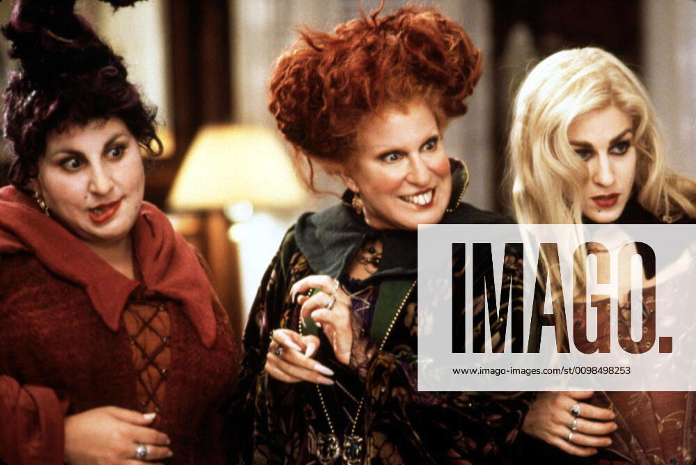 HOCUS POCUS, Kathy Najimy, Bette Midler, Sarah Jessica Parker, 1993 Buena Vista Pictures Courtesy Everett Collection !ACHTUNG AUFNAHMEDATUM GESCHÄTZT! PUBLICATIONXNOTxINxCANxCHNxFRAxITAxJPNxNORxPOLxRUSxESPxUKxUSA