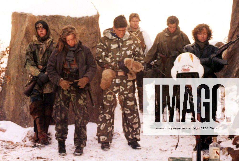 RED DAWN, C. Thomas Howell, Lea Thompson, Charlie Sheen, Patrick Swayze, Darren Dalton, Jennifer Grey, 1984 MGM Courtesy Everett Collection !ACHTUNG AUFNAHMEDATUM GESCHÃ„TZT! PUBLICATIONXNOTxINxCANxCHNxFRAxITAxJPNxNORxPOLxRUSxESPxUKxUSA