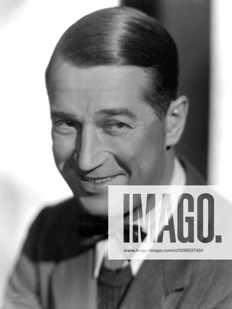 Maurice Chevalier, 1933 Jerry Tavin Everett Collection !ACHTUNG AUFNAHMEDATUM GESCHÃ„TZT! PUBLICATIONXNOTxINxCANxCHNxFRAxITAxJPNxNORxPOLxRUSxESPxUKxUSA