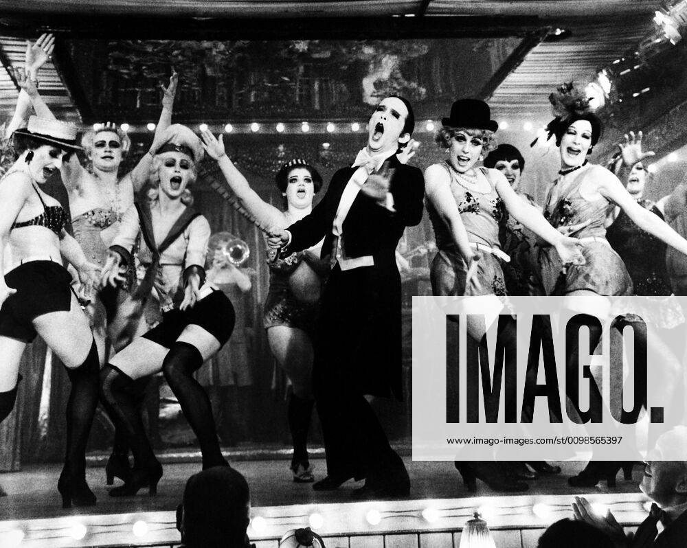 OSCARS. Bester Nebendarsteller. Preisträger 1971-1980 CABARET, Joel Grey and the Kit-Kat Dancers, 1972 !ACHTUNG AUFNAHMEDATUM GESCHÄTZT! PUBLICATIONXNOTxINxCANxCHNxFRAxITAxJPNxNORxPOLxRUSxESPxUKxUSA