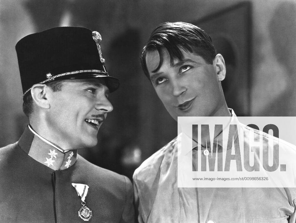 THE SMILING LIEUTENANT, Charles Ruggles, Maurice Chevalier, 1931 Courtesy Everett Collection !ACHTUNG AUFNAHMEDATUM GESCHÄTZT! PUBLICATIONXNOTxINxCANxCHNxFRAxITAxJPNxNORxPOLxRUSxESPxUKxUSA
